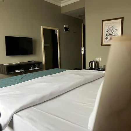 Grand Park Center 3*