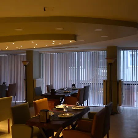 Grand Park Center Hotel